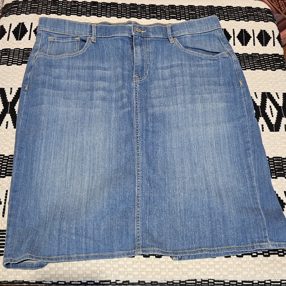 Old Navy Denim Skirt size 16
